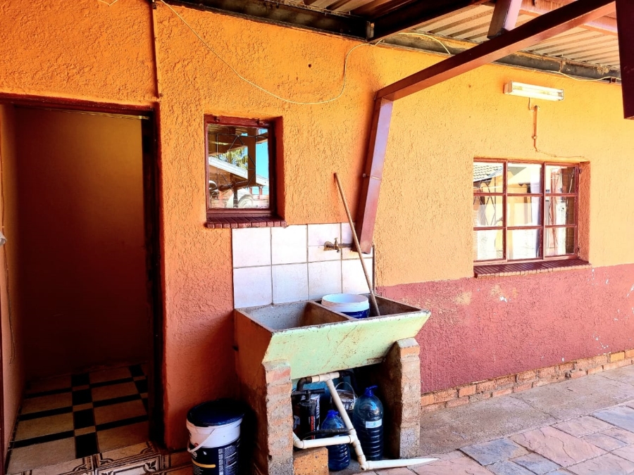 3 Bedroom Property for Sale in Roodepan Northern Cape